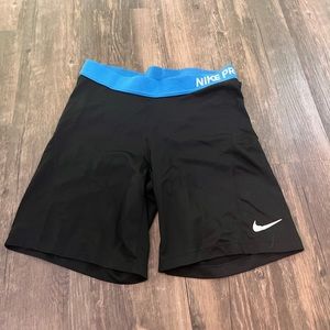 Nike pro shorts size L